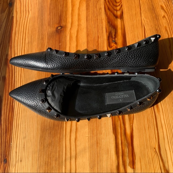 Valentino Garavani Rockstud Black Leather Flats - Picture 11 of 15